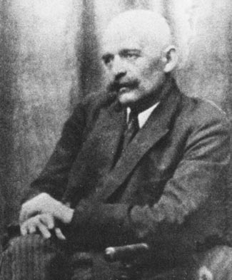 g1922-sttngthoughtfulwide